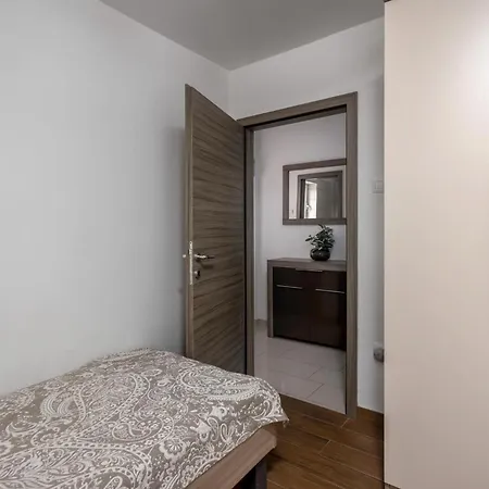 Apartment Beach Front Apartment In Crikvenica