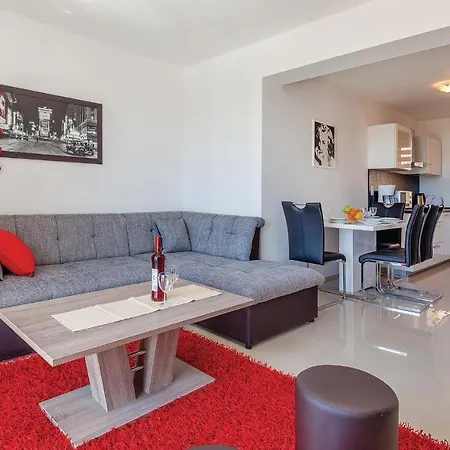 Daire Beach Front Apartment In Crikvenica Crikvenica