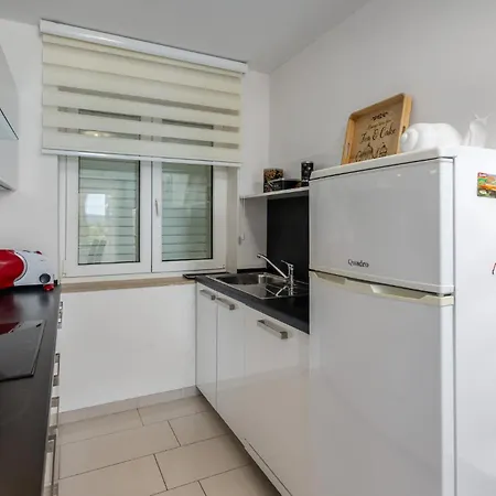 Beach Front Apartment In Crikvenica Daire