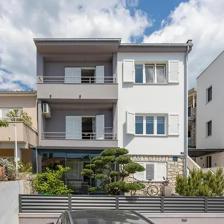 Daire Beach Front Apartment In Crikvenica Crikvenica