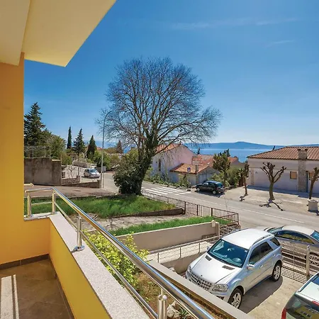 Daire Beach Front Apartment In Crikvenica *